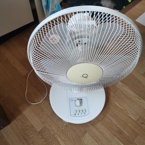 扇風機　白