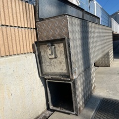 大型、中型トラック用道具箱
の画像