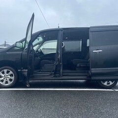 8人乗り☆フリップダウンモニター付き☆月々1.2万円〜分割払い可❗️車検2年付き！大人気☆日産 セレナ ハイウェイスター☆8人乗り☆ナビ☆走行中DVD見れます☆ETC☆バックカメラ☆ドラレコ付き☆両側電動スライドドア☆クルーズコントロール搭載☆ウィンカーミラー☆フル装備☆車内広々三列シート‼️の画像