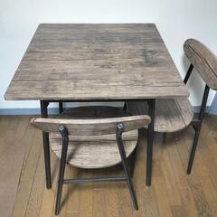 ダイニングテーブルとチェア2脚セットの画像
