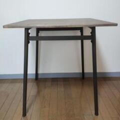 ダイニングテーブルとチェア2脚セットの画像