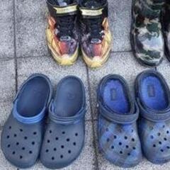 クロックス3足、スニーカー、長靴セットの画像