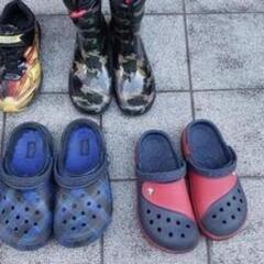 クロックス3足、スニーカー、長靴セットの画像