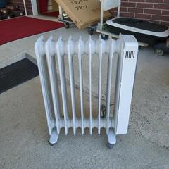 無料☆PHILIPS☆オイルヒーター☆当店名物、HD-3472、ホワイト、作動未確認【浜村鹿野温泉ICから3分 買取本舗 宮本リサイクル 営業時間9～19時 定休日水曜のみ←連絡できませんm(_ _)m】の画像