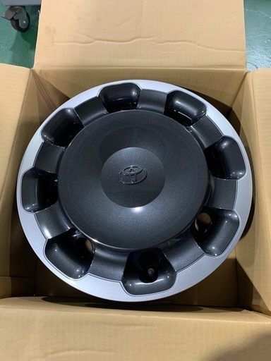 トヨタ純正ホイール＆キャップ 新車取り外し