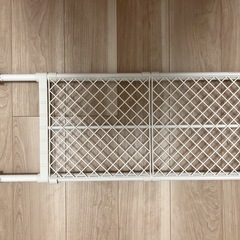 メッシュ突っ張り棚