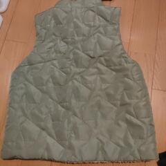 ベビー服ベスト100-120cmの画像