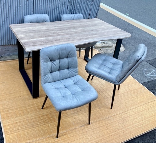 ダイニングテーブル+イス４脚セット