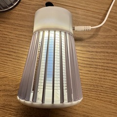 「無償」電撃殺虫器　2個の画像