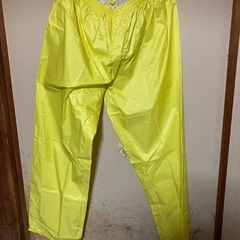 値下げしました！未使用カッパ　黄色　4XL ズボンのみ