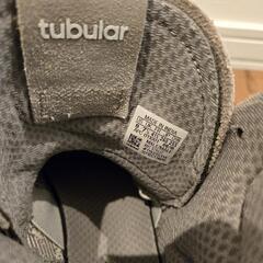 adidasOriginals tubularの画像