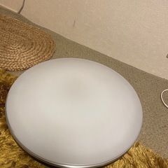 カバー少し割れ　シーリングライト