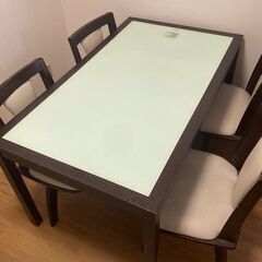 テーブルとイスセット差し上げます