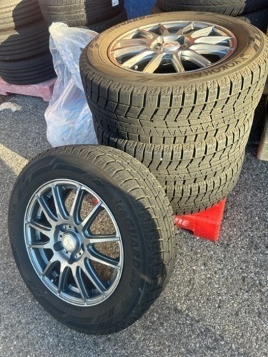 (10月末まで)スタッドレスタイヤ　ホイール付　215/60R16 4本セット　VEZEL
