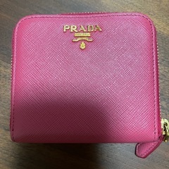 PRADA折り財布