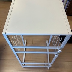 山善　ゴミ箱上ラック（伸縮式）　ホワイトの画像