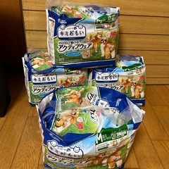 値下げしました！犬用オムツ　４袋の画像
