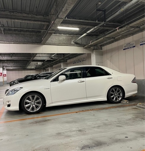 200系クラウンハイブリッド3.5Gパッケージ