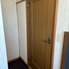 TOSTEM製の建具（ドアやクローゼット用扉）