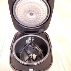 アイリスオーヤマ 炊飯器 マイコン式 5.5合 ブラック RC-MA50AZ-B




炊飯量···5.5合

の画像