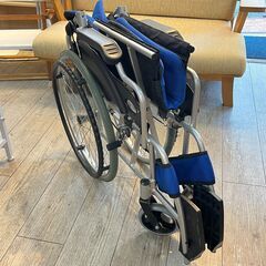 ケアテックジャパン アルミ製 折りたたみ式 車椅子 耐荷重100kg 自走/介助 両用 ブレーキ/駐車ロック付き 背折れ★買取帝国 志木店の画像