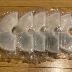 ペット用給水器ピュアクリスタルの軟水化フィルターの画像