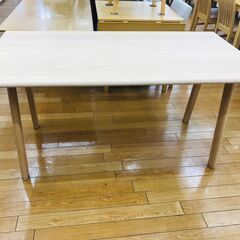 ACTUS　ダイニングテーブルの画像