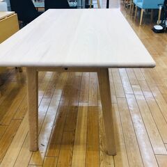 ACTUS　ダイニングテーブルの画像