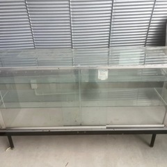 ガラスショーケース
