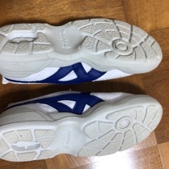 体育館シューズ（18センチ）