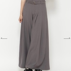 ★新品2024秋　REDYAZEL ハイウエストタックフレアパンツ　グレー ワイドパンツ
の画像