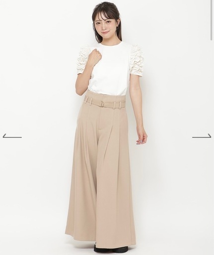 ★新品2024秋　REDYAZEL ハイウエストタックフレアパンツ　ベージュ ワイドパンツ