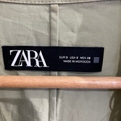 ZARA｜グリーンコートの画像