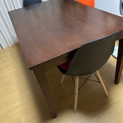 ダイニングテーブル　130×85×Ｈ72