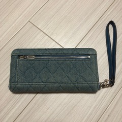 GUESS 長財布の画像