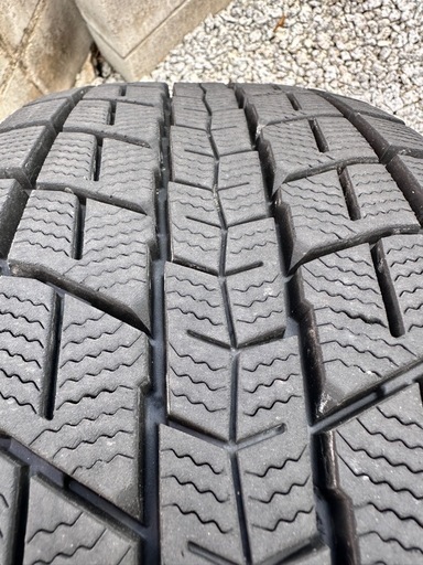 22年製スタッドレスタイヤ・ホイール付き　235/65R18