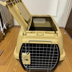 ペットキャリーケース（ハードタイプ）の画像