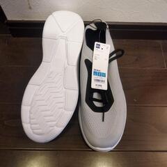 GUの未使用28㌢スニーカー③の画像