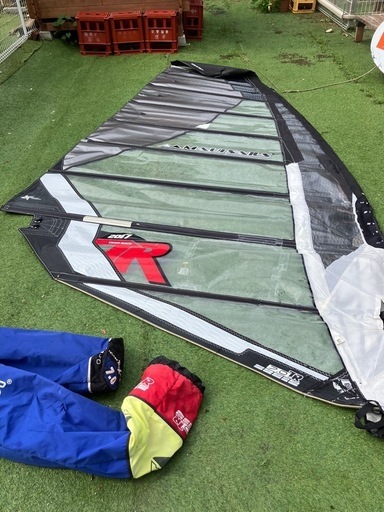 ウィンドサーフィン1式➕α（輸送費をいただければ、持っていけるか要相談）