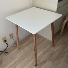 カフェテーブル　60x60