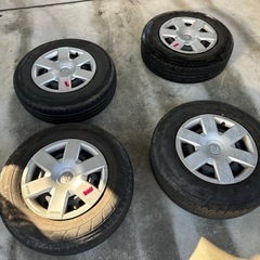 【取引完了】ハイエースバン　タイヤホイール付き　４本セット