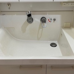 決まりました　リクシル洗面台 サイド棚付 上水洗の画像