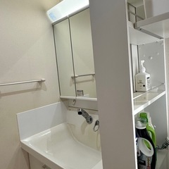 決まりました　リクシル洗面台 サイド棚付 上水洗の画像