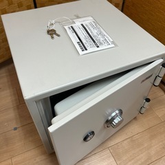 【引取】耐火金庫