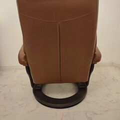 新品保証付き　ニトリ　パーソナルチェア　椅子　一人掛けソファ　KE01 MBR　オットマン付きの画像