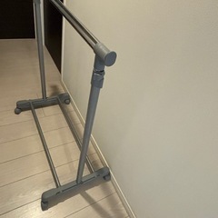 美品　ハンガーラック　高さ可変　幅84cmの画像