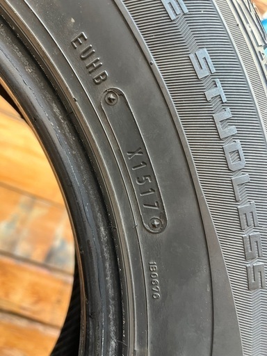 215/65/r16 スタッドレスタイヤのみ４本　アルファード30系