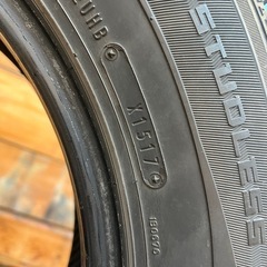 215/65/r16 スタッドレスタイヤのみ４本　アルファード30系の画像