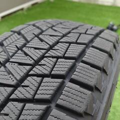 215/65R16 ブリジストンスタッドレスタイヤの画像