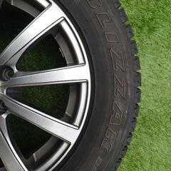 215/65R16 ブリジストンスタッドレスタイヤの画像